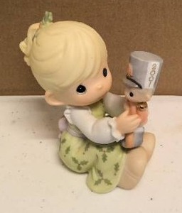lot 65 image: Precious Moments May your christmas begin with a bang Member edition item#877433