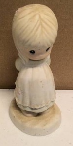 lot 79 image: Precious Moments God is love dear valentine item#523518