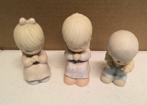 lot 96 image: Precious Moments we gather together to ask the lords blessing item#109762