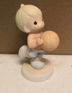 lot 130 image: Precious Moments Figurine enter his courts with thanksgiving item#521221