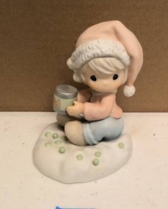 lot 133 image: Precious Moments Figurine peas on earth item#455768
