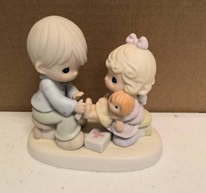 lot 158 image: Precious Moments Figurine You are always there for me item#163597