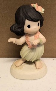 lot 160 image: Precious Moments Figurine happy hula days item#128694