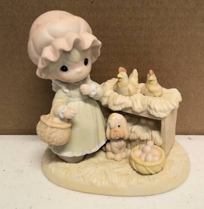 lot 161 image: Precious Moments Figurine Its No Yolk when I say I love you item#522104
