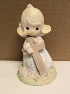 lot 168 image: Precious Moments Figurine I believe in a old rugged cross item#103632