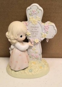 lot 171 image: Precious Moments Figurine Standing in the presence of the lord item#163732