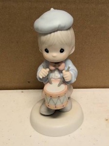 lot 192 image: Precious Moments Figurine Marching to the beat of freedoms drum item#521981