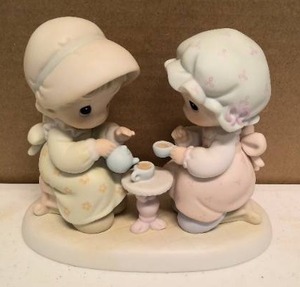 lot 195 image: Precious Moments Figurine Friendship Hits the Spot Item#520748