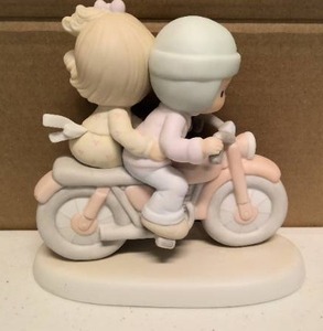 lot 232 image: Precious Moments Figurine Bon Voyage item#522201