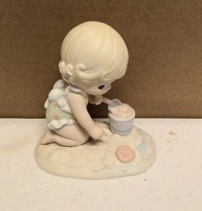 lot 233 image: Precious Moments Figurine His Little Treasure Item#PM-931