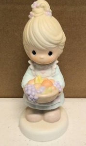 lot 245 image: Precious Moments Figurine The Fruit of the Spirit is Love Item#521213