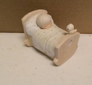 lot 250 image: Precious Moments Figurine Blessed are the pure in heart E-3104