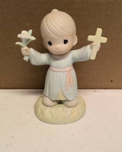 lot 271 image: Precious Moments Figurine Hallelujah for the cross Item#53202