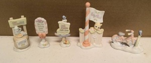lot 299 image: Precious Moments Figurine Vintage Misc items  Item#184144, 456217, 184020, 272906, and 184136