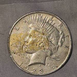 lot 7 image: 1923 Peace Dollar $1