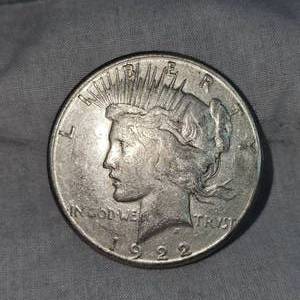 lot 9 image: 1922S Peace Dollar $1 Very Clean