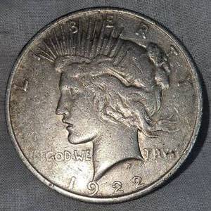 lot 14 image: 1922 Peace Dollar $1