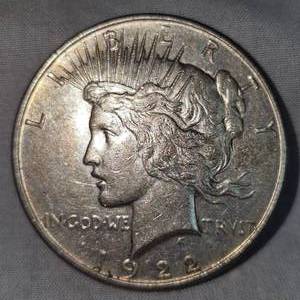lot 15 image: 1922 Peace Dollar $1  wToning