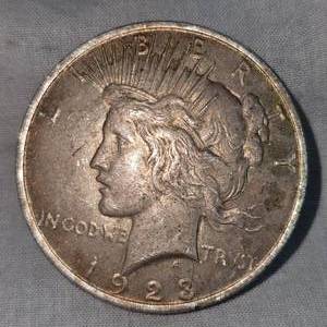 lot 16 image: 1923 Peace Dollar $1