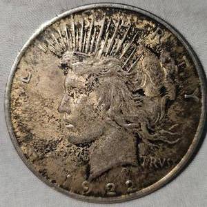 lot 60 image: 1922 Peace Dollar $1
