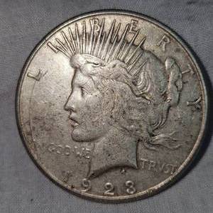 lot 61 image: 1923 S Peace Dollar $1