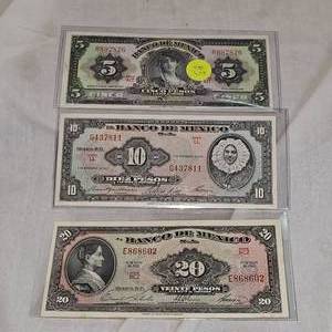 lot 83 image: Mexico Cinco Diez Viente Pesos Bills, uncirculated