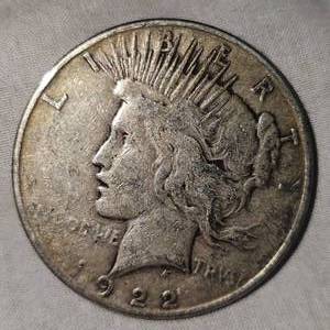 lot 38 image: 1922 Peace Dollar $1