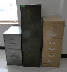 lot 6 image: Rm 207 - 3 file cabinets