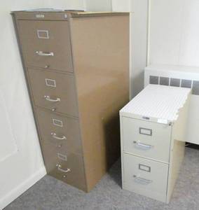 lot 60 image: Rm 201 - 2 file cabinets
