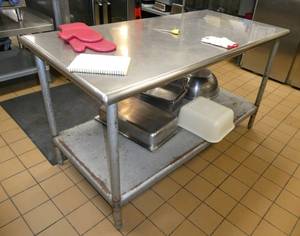 lot 97 image: K - stainless top prep table