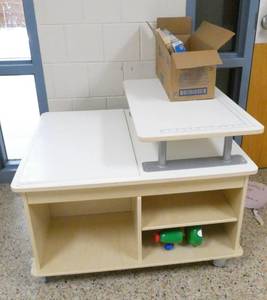 lot 139 image: Outside Rm 212 -Kaplan storage desk and contents