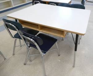 lot 153 image: Rm 215 - desk and 4 chairs