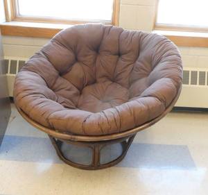 lot 157 image: Rm 215 - big lounge chair and funky stool