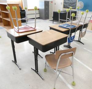 lot 162 image: Rm 216 - 4 desks and chairs