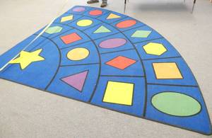 lot 218 image: ECFE - 9 foot Lakeshore rug