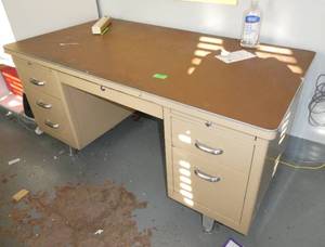 lot 246 image: GymO- Steel desk and chair