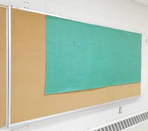 lot 297 image: Rm 115 - 4x8 cork board