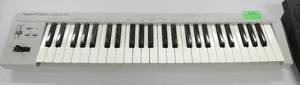 lot 331 image: Rm 114B - Roland PC-200 Midi Keyboard