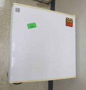lot 345 image: Rm 111B - GE dorm refrigerator