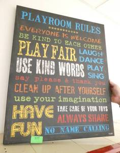 lot 377 image: Rm 113 - Mirror and wall hanging