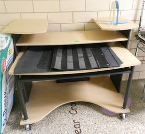 lot 387 image: by Rm 110 - portable desk