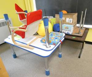 lot 398 image: Rm 101A - 4 kids tables, 2 lounge chairs and misc contents
