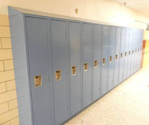 lot 401 image: by 102 - Clean, 15 blue lockers 12 inches wide