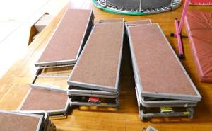 lot 282A image: 5 Sets of stage risers