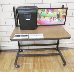 lot 73 image: Rm 202 - small rolling table and paper shredder