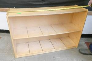 lot 423 image: Rm 105 - Kaplan bookcase 45x14x29