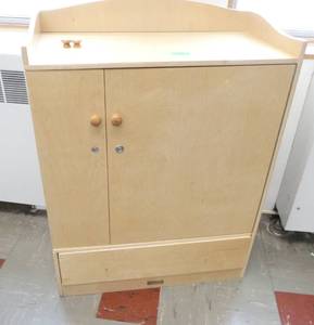 lot 431 image: Rm 105 - cabinet