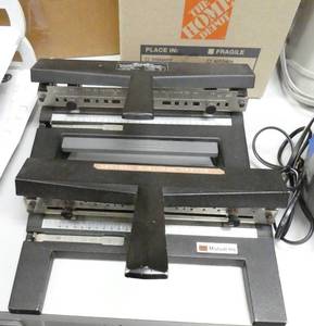 lot 518 image: Office - Two hole punches