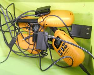 lot 493 image: Rm 102 - 4 Motorola Walkie Talkies with chargers