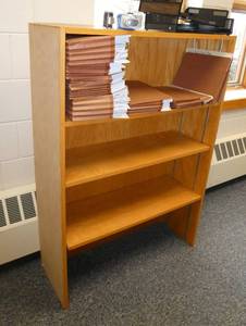 lot 526 image: Office - Free standing bookshelf